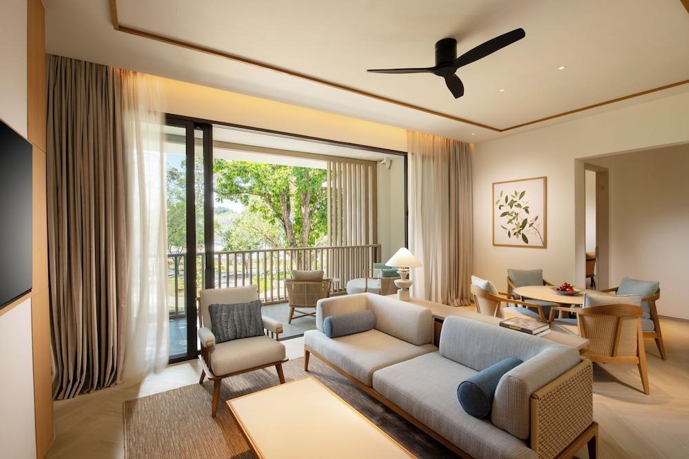 Hilton Burau Bay Langkawi Resort Room Type - Deluxe Suite, 1 King Bed, Balcony
