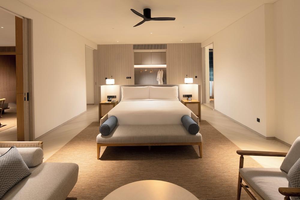 Hilton Burau Bay Langkawi Resort Room Type - Premium Duplex, 1 King Bed, Terrace