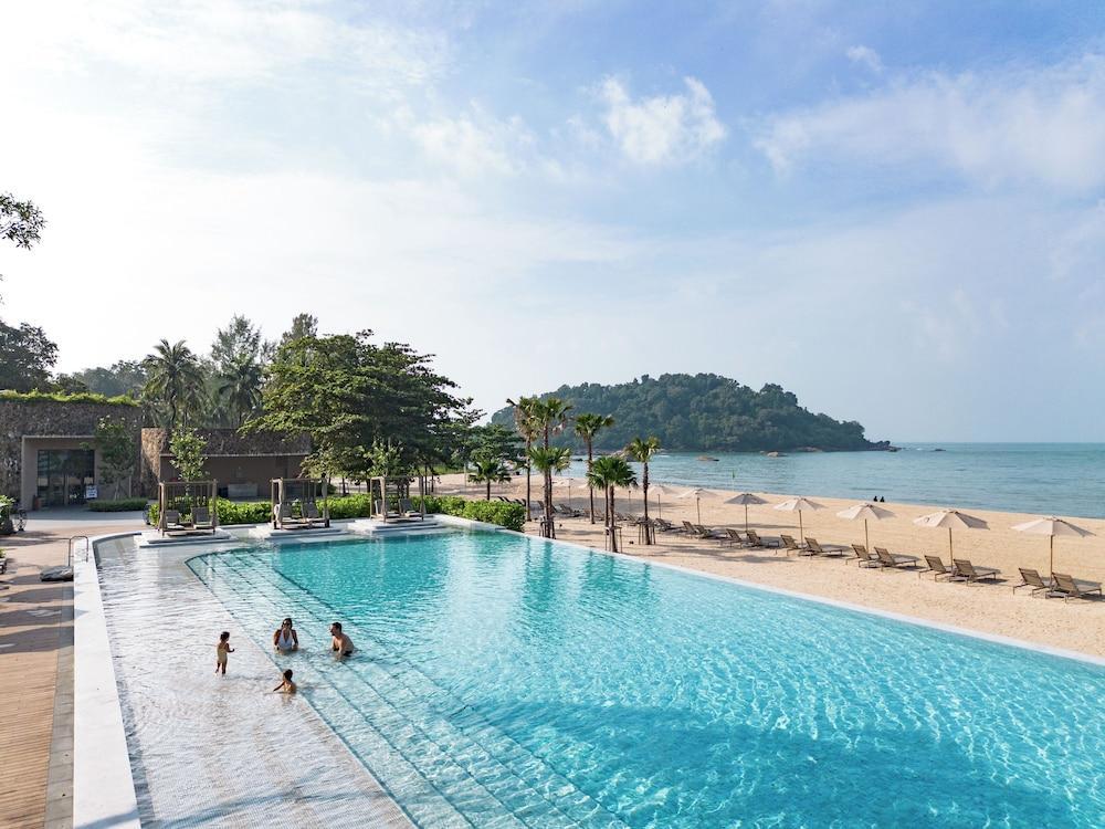 Hilton Burau Bay Langkawi Resort - Tap to explore photos