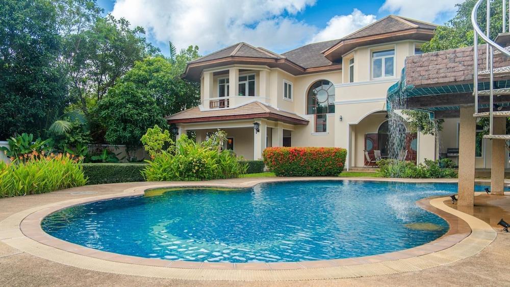 7 Bedroom Pool Villa in Kathu SV1