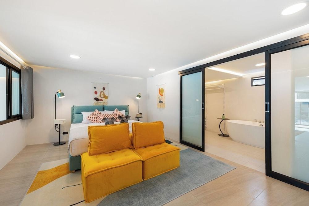 Unique Pool Slide Access Townhouse Room Type - House, Balcony, Pool View Unique Pool Slide Access Townhouse Room Type - House, Balcony, Pool View