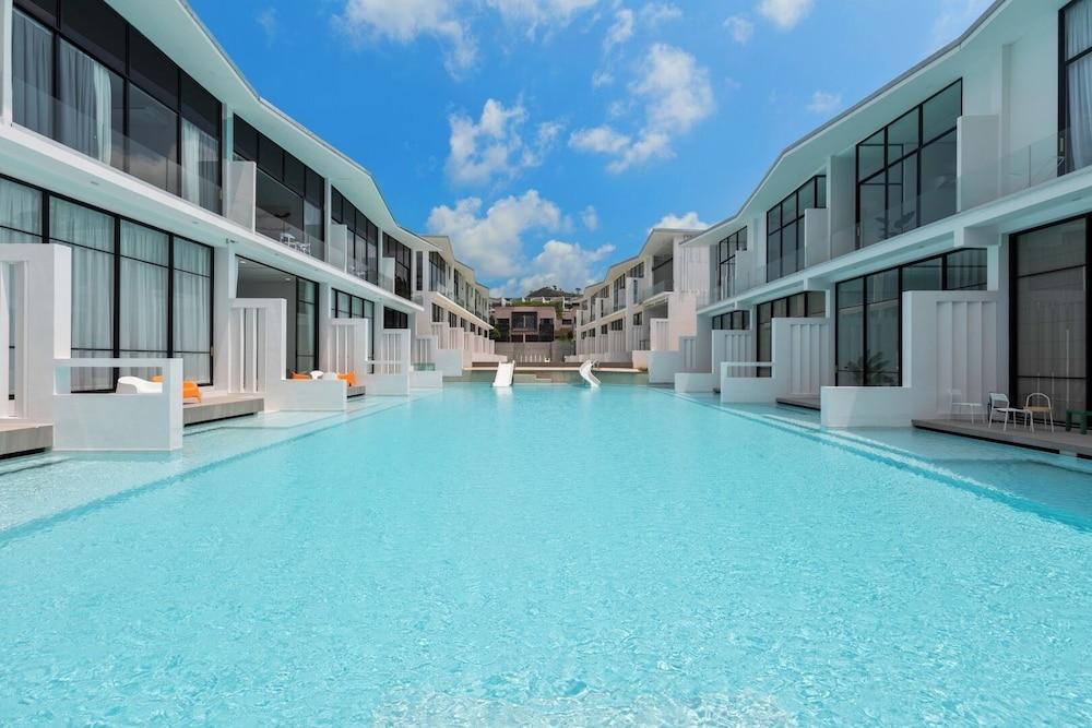 Unique Pool Slide Access Townhouse