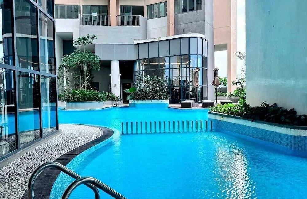 YAKA Trizen Luxury Apartments - Tap to explore photos