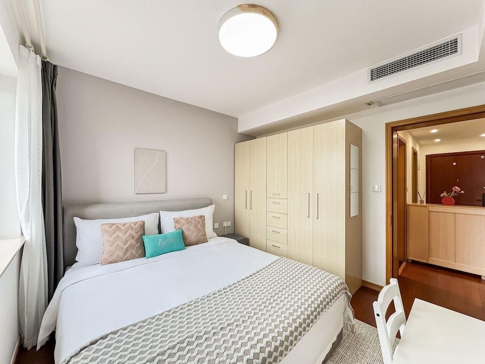 Tyms 2BR Apt TianshanRD Near CESIS Line2 - Tap to explore photos