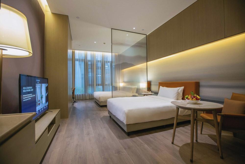 Steigenberger Hongqiao Shanghai Room Type - Deluxe Double or Twin Room, Multiple Beds Steigenberger Hongqiao Shanghai Room Type - Deluxe Double or Twin Room, Multiple Beds