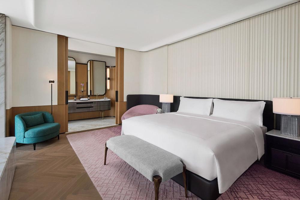 Waldorf Astoria Shanghai Qiantan Room Type - Suite, 1 King Bed
