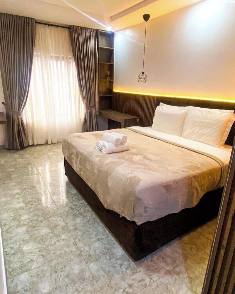 Shortlets by Gidistays Room Type - Family Apartment, Balcony, City View