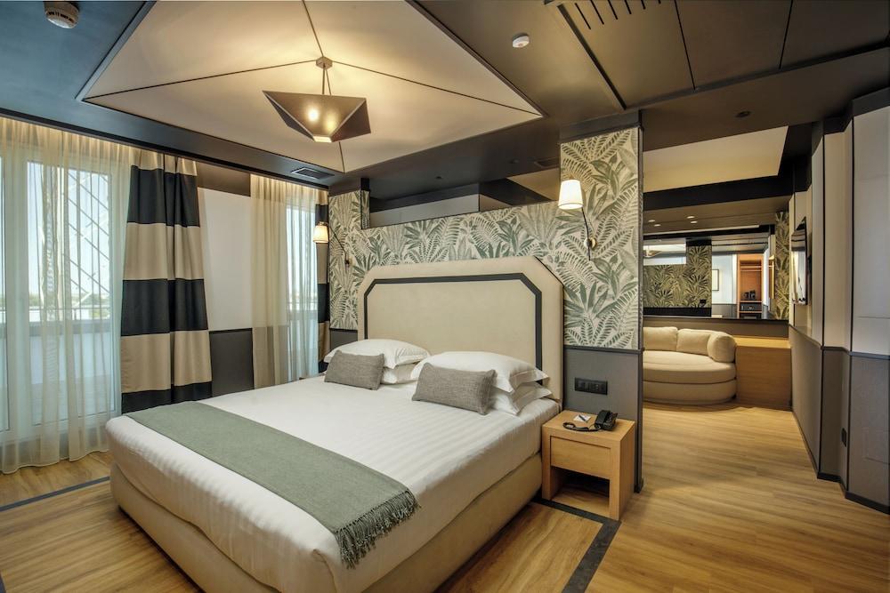 The Fourth Dimension by Domidea Room Type - Luxury Suite