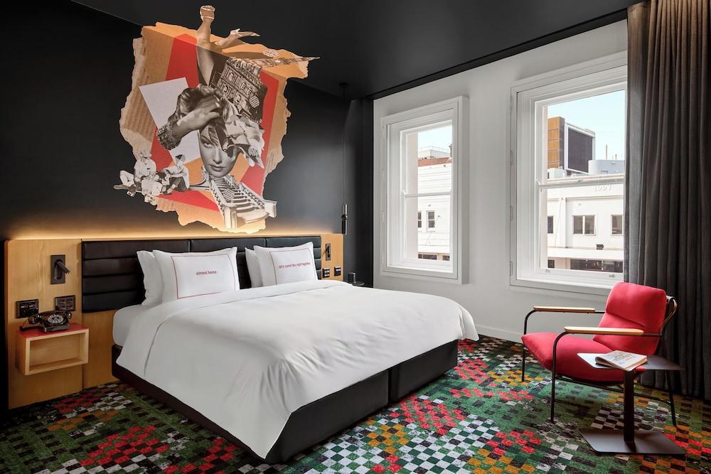 25hours Hotel Sydney The Olympia Room Type - Room (Large King)