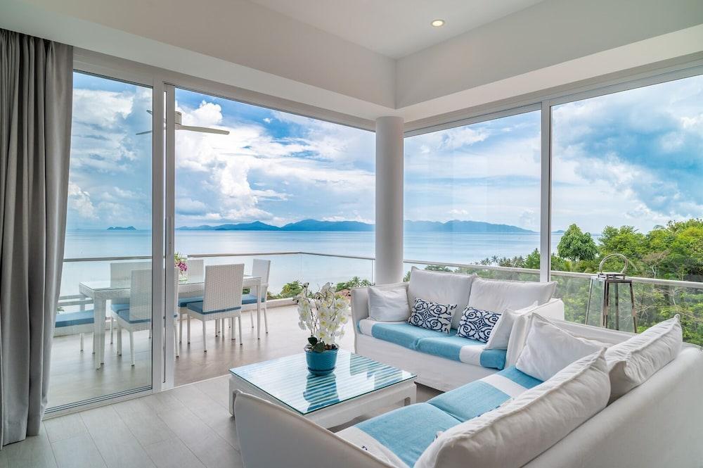 Top Floor 2 Bed Sea View Apartment KBR38