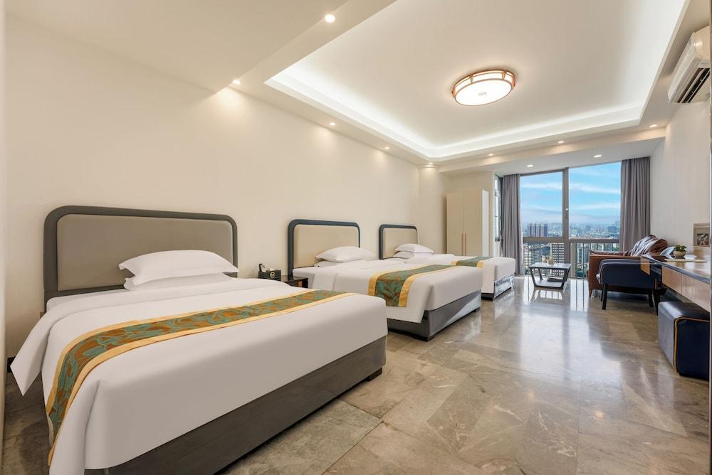 JunHome International Apartment Room Type - Senior Triple Room, Multiple Beds, City View