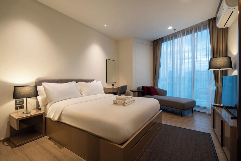 Edge Central Pattaya by PH Room Type - Deluxe Queen Room