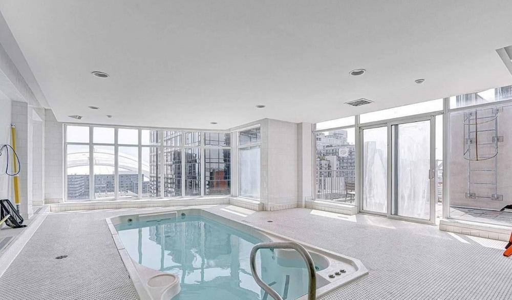 GLOBALSTAY. Stunning Downtown Condos - Tap to explore photos