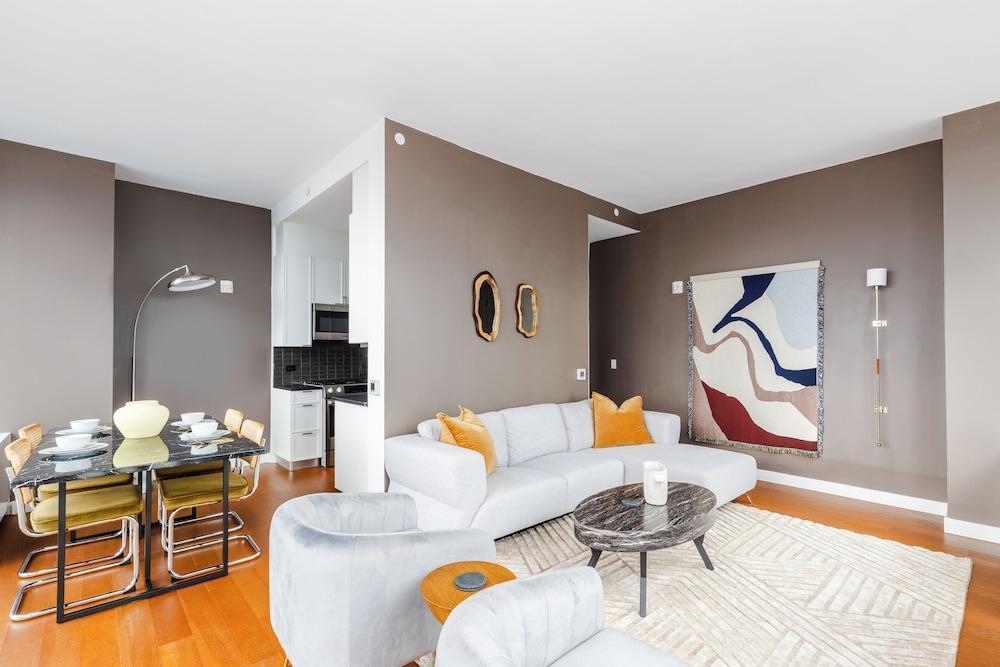 2 bedroom luxury Empire State VIEW Room Type - Luxury Suite, City View