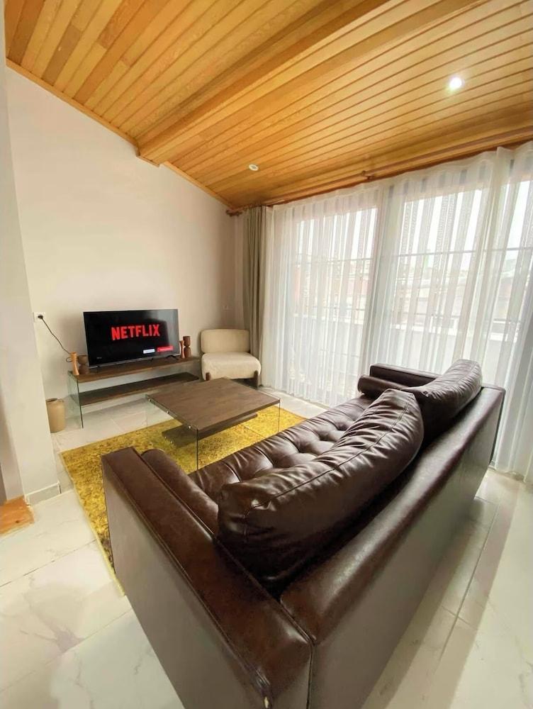 Tyfun7 - Tap to explore photos