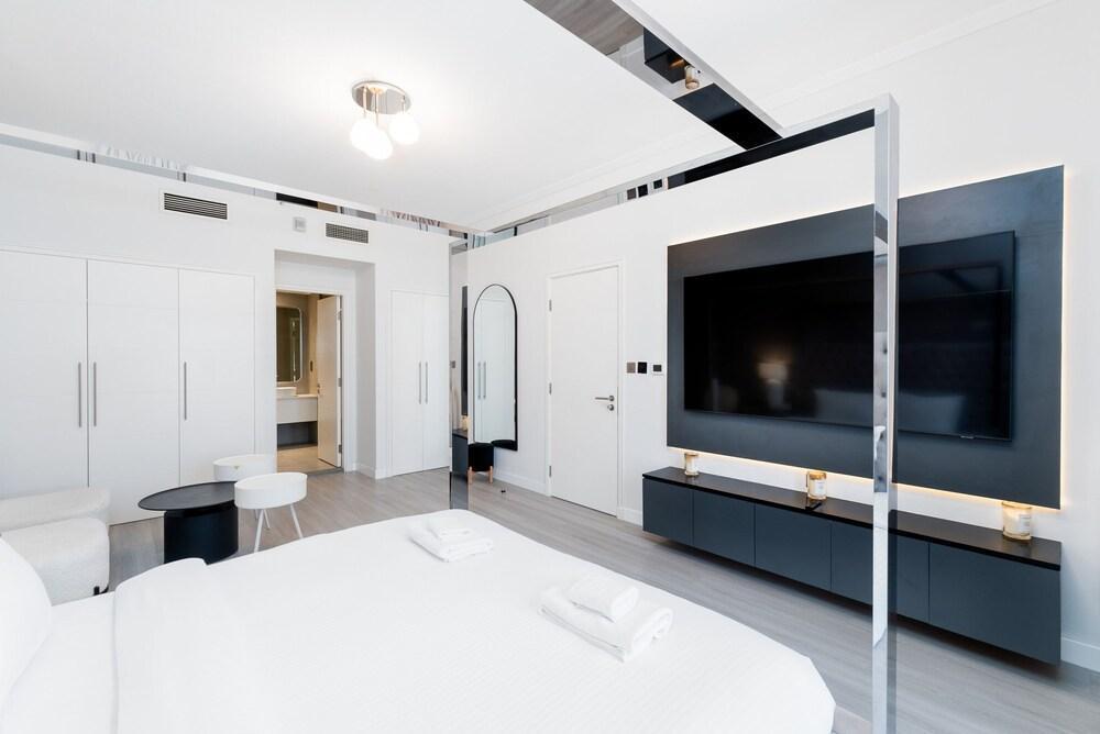 Sleek 3BR Maid s Room w Burj Khalifa View - Tap to explore photos