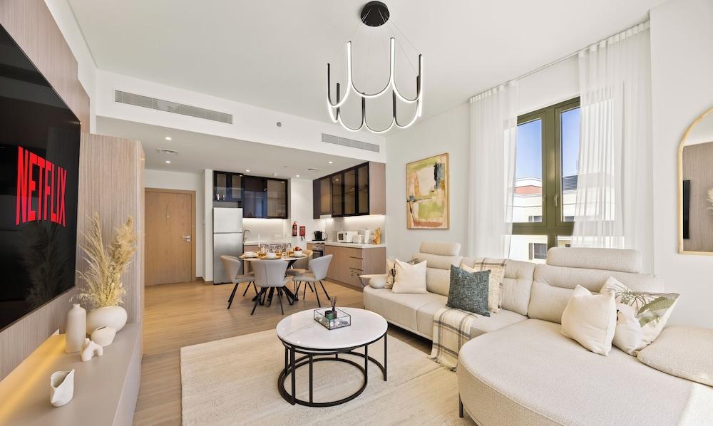 WYZ RENT|Bayfront 1BR in La Sirene 2 Seaport View - Tap to explore photos