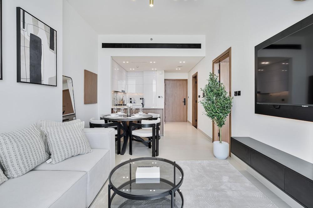 PVH - Elegant 1BR - Binghatti House - Tap to explore photos