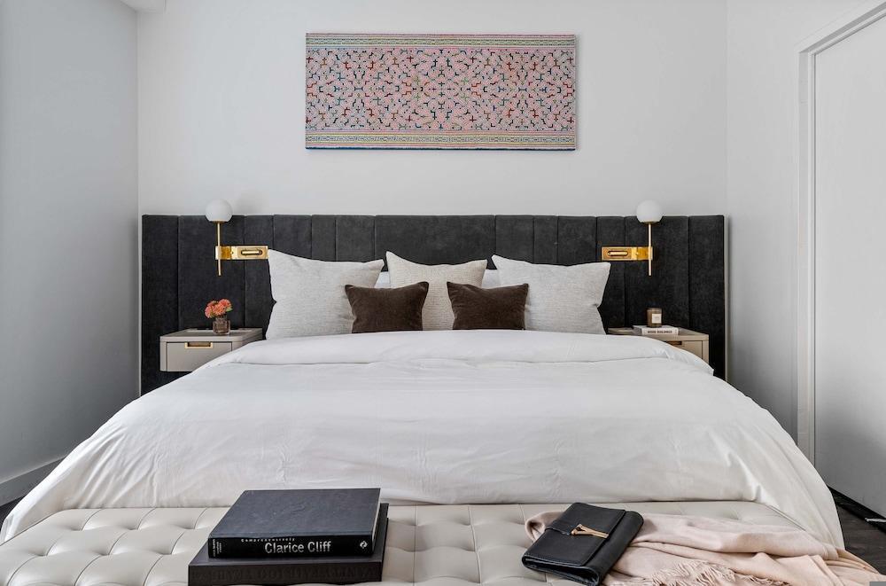 17john: Presidential King Suite With Sofa Bed Room Type - House