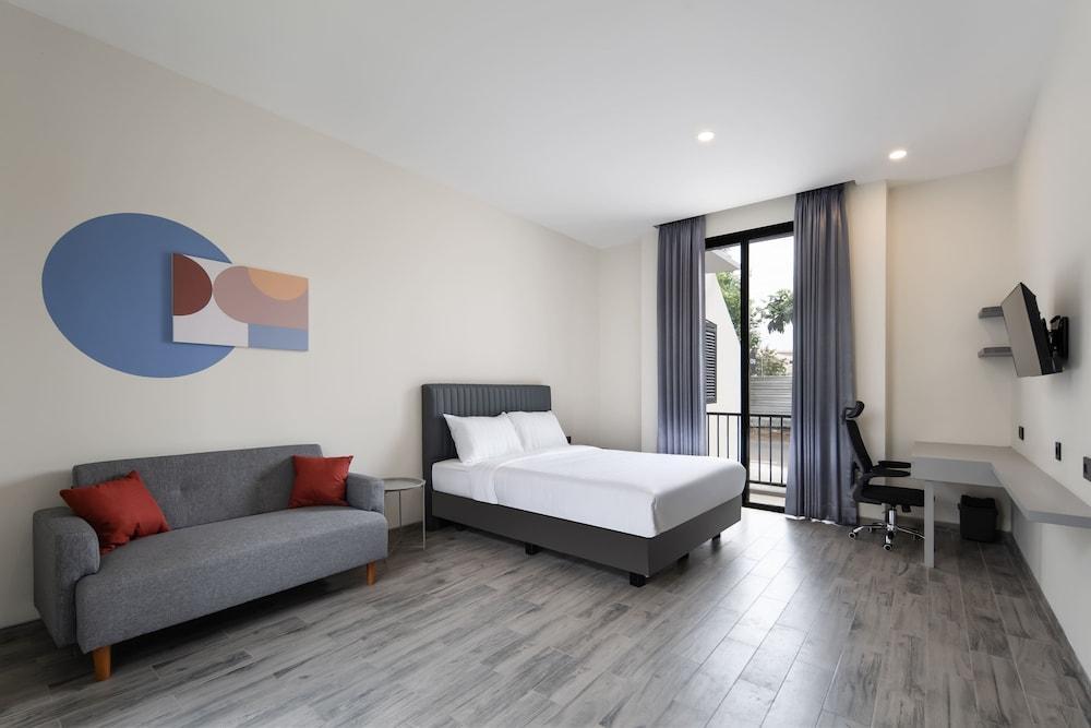 Cove Legacy Room Type - Premium Room