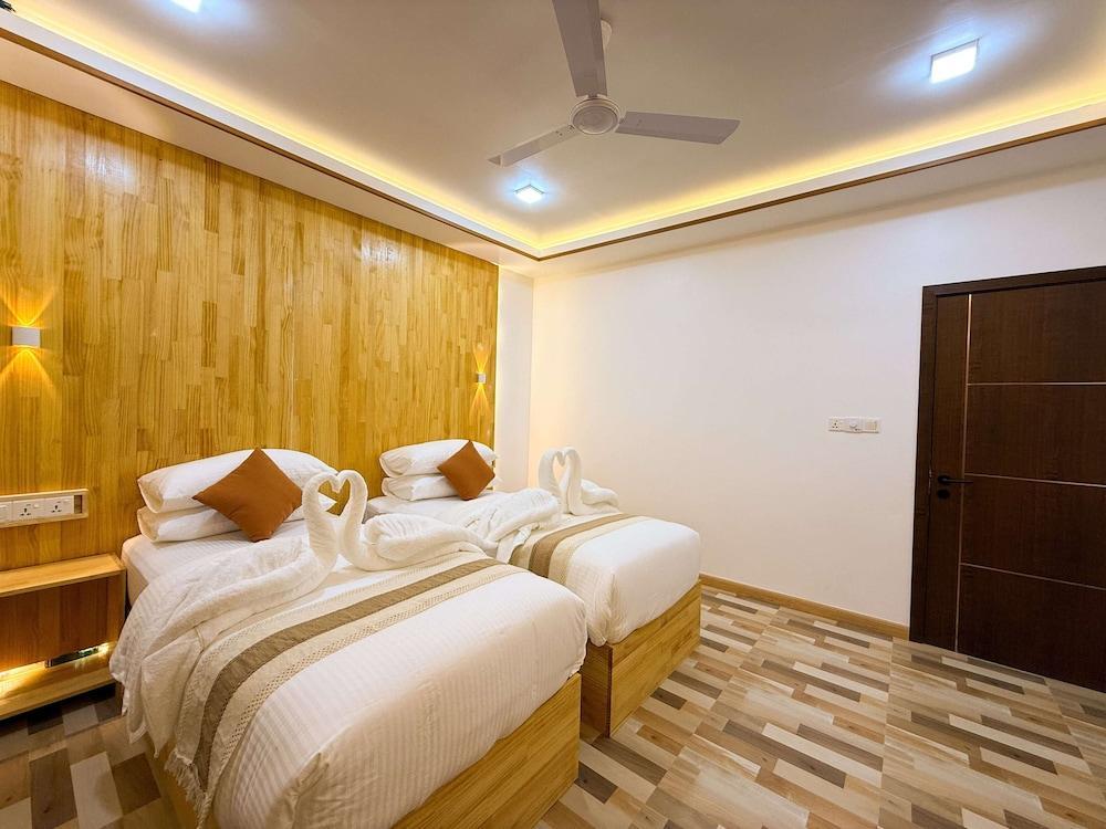 Serenity Stay Room Type - Deluxe Double or Twin Room, 4 Bedrooms, Balcony, City View Serenity Stay Room Type - Deluxe Double or Twin Room, 4 Bedrooms, Balcony, City View