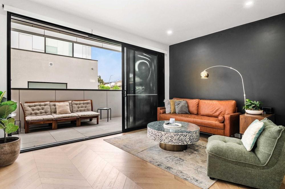 Chic Home With BBQ & Outdoor Dining