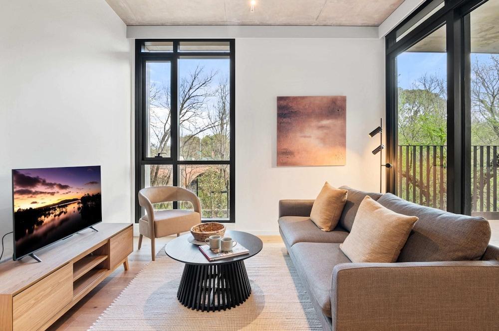 Brand-new 2-bed With Rooftop Access - Tap to explore photos