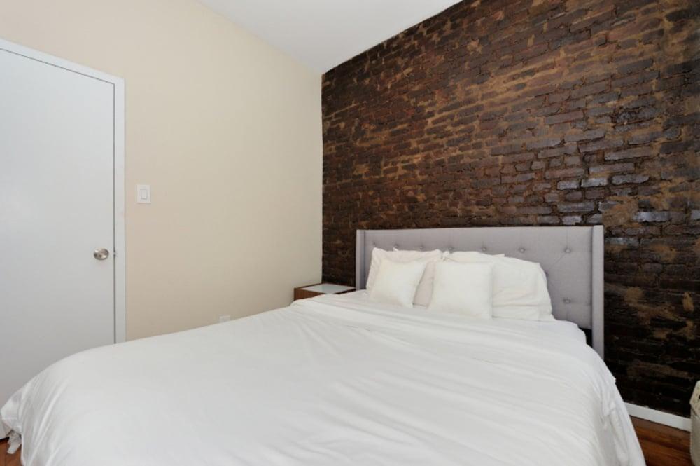 Charming 1BR in Murray Hill Kips Bay - Perfect for 2 - Tap to explore photos