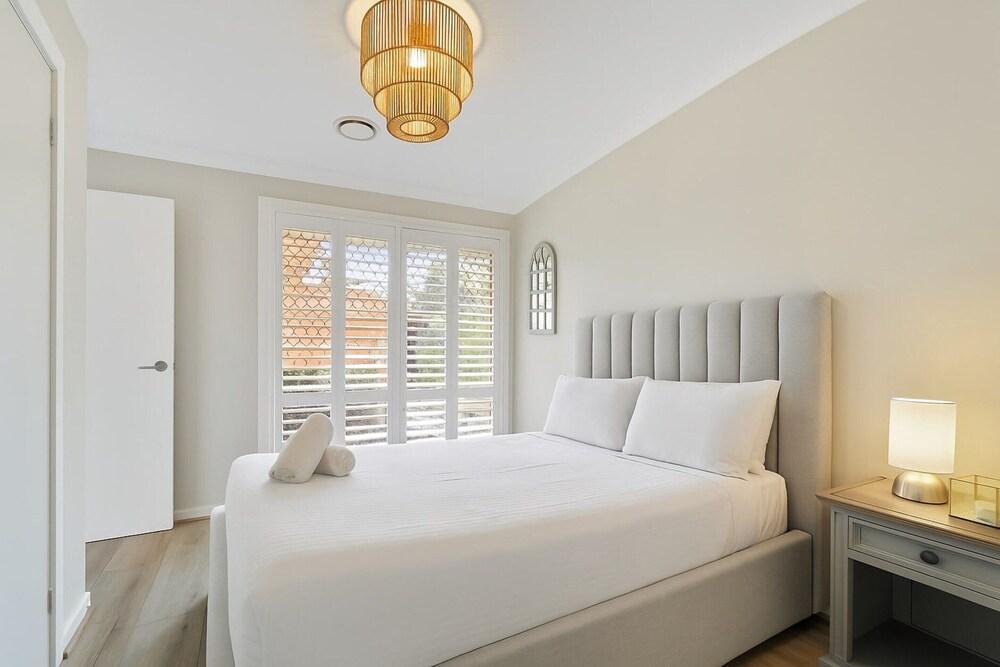 Spacious 3-bed Home With Garden in Preston