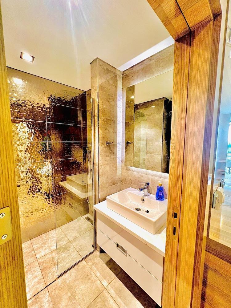 MODERN APARTMENT Room Type - Economy Studio, Sea View