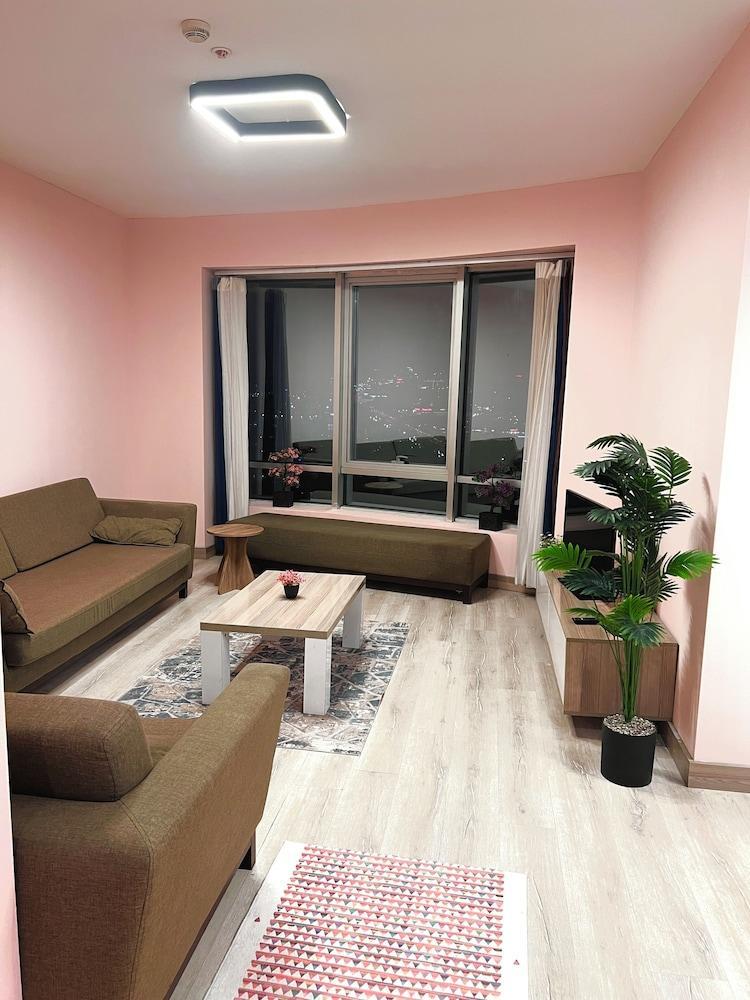 MODERN APARTMENT - Tap to explore photos