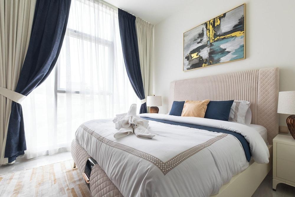 SIMPLY COMFORT Chic 3 Br Apartment with Private Pool Room Type - Luxury Apartment, 3 Bedrooms, Private Pool, City View