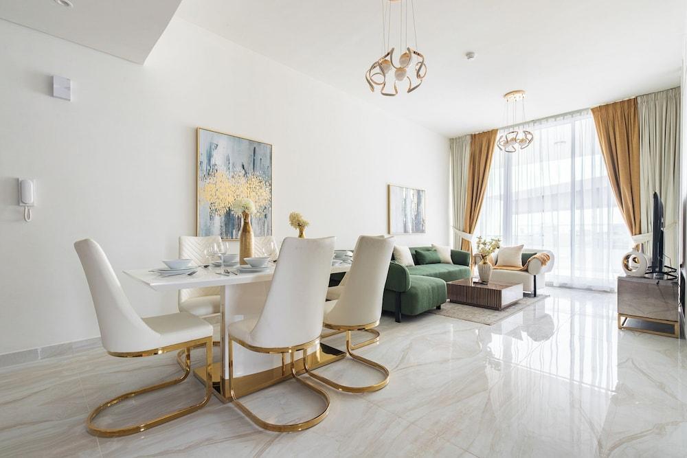 SIMPLY COMFORT Chic 3 Br Apartment with Private Pool - Tap to explore photos