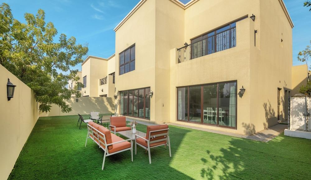 Manzil - 4BR Villa with Private Garden