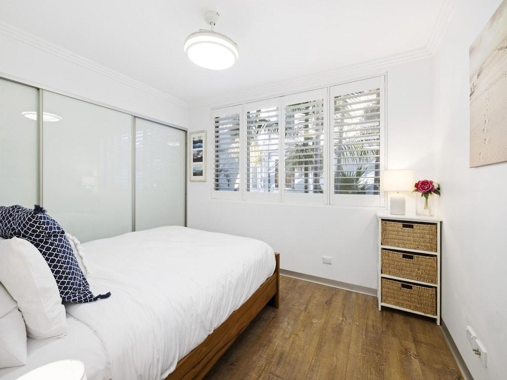 Bright 2-bed Apartment Near Narrabeen Beach - Tap to explore photos