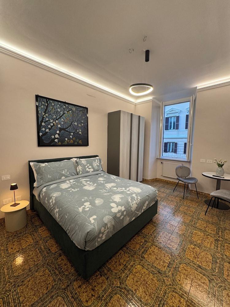 Suite 41 - Tap to explore photos