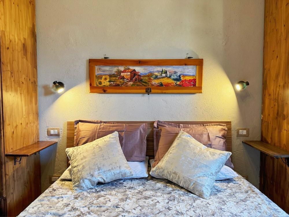 Nice2CU - Tap to explore photos