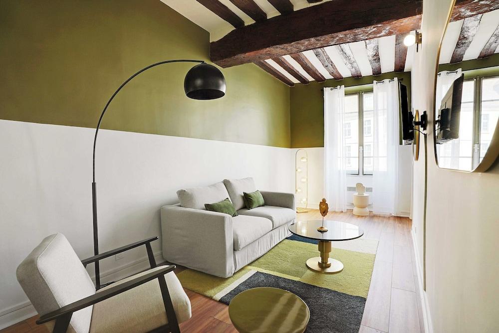 Eclectic Apartment - 2br/6p - Jardin du Luxembourg - Tap to explore photos