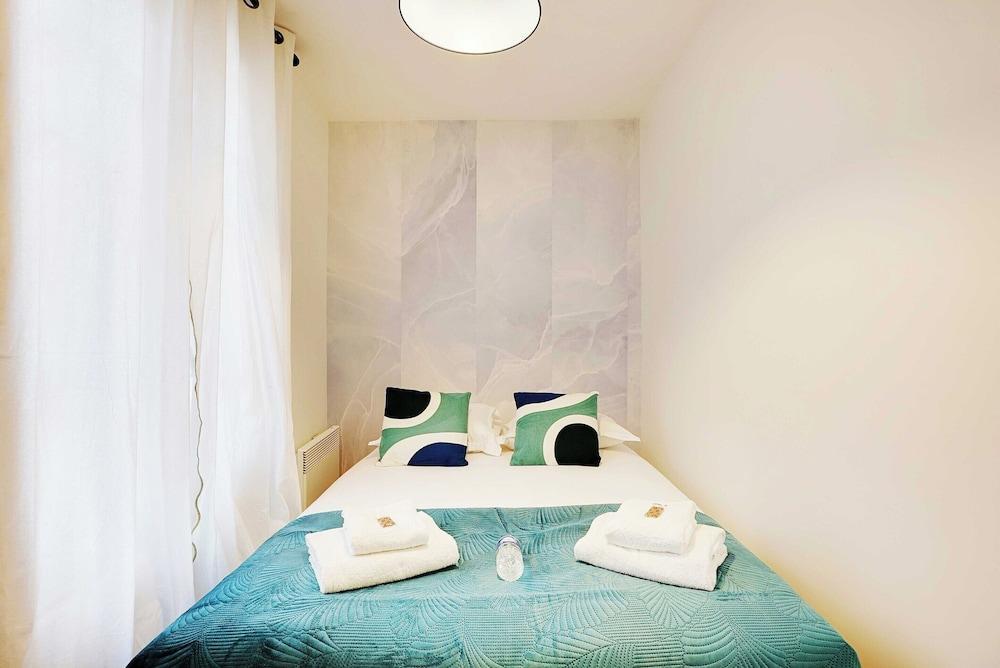 Eclectic Apartment - 2br/6p - Jardin du Luxembourg - Tap to explore photos
