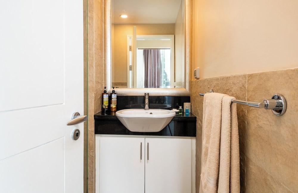 Serviced 2 Bed Superior Skyvillas - Check in From 15h to 22h Only - Tap to explore photos