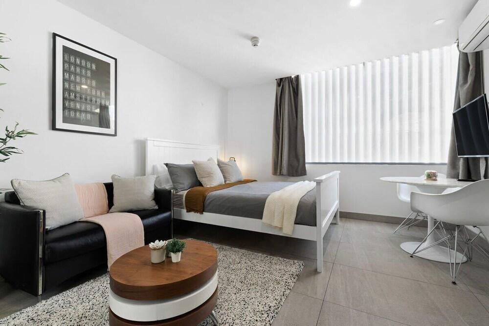 A Modern Beach Studio, 5min Walk to Bondi Beach Room Type - Apartment (0 Bedroom)