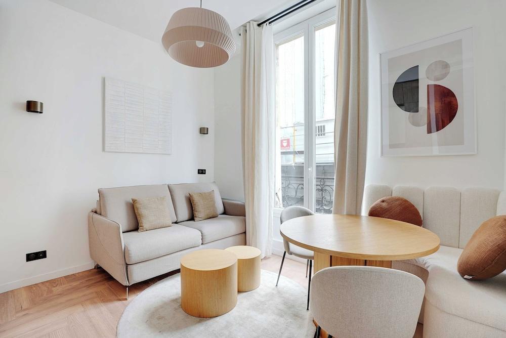 Welcoming Apartment - 1br/4p - Sentier - Tap to explore photos