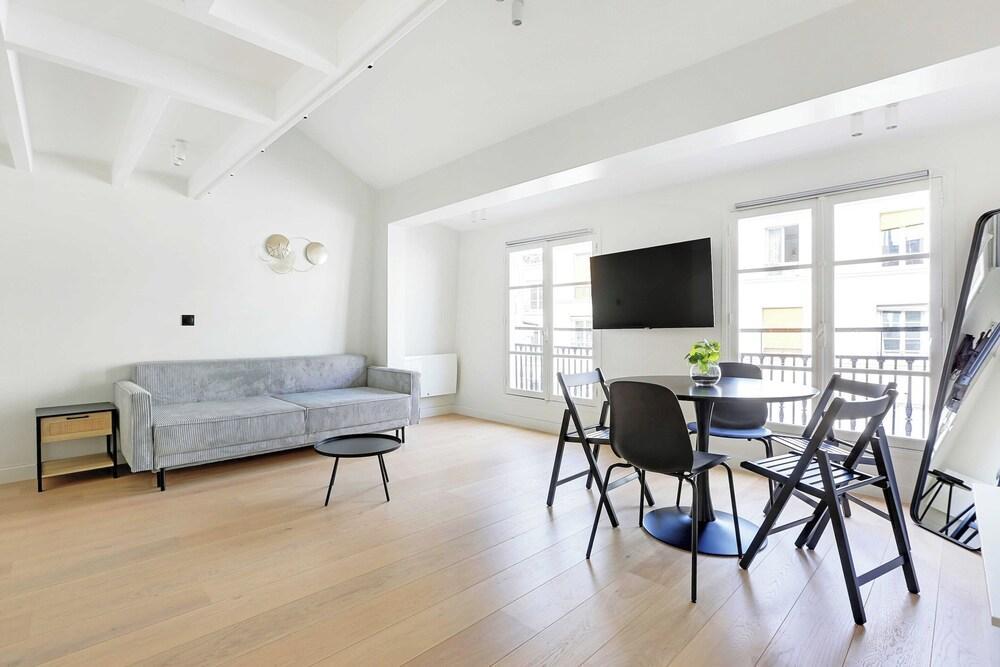 Modern Apartment - 2bd/5p - Sentier/montorgueil - Tap to explore photos
