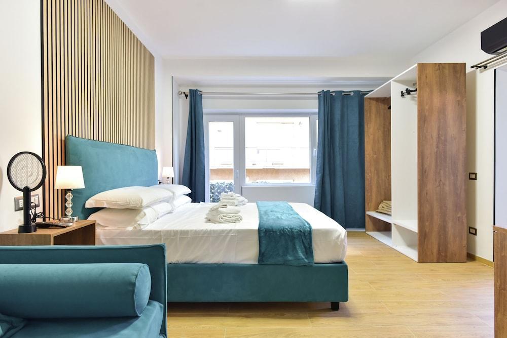 Royal Vatican Rooms Room Type - Deluxe Quadruple Room