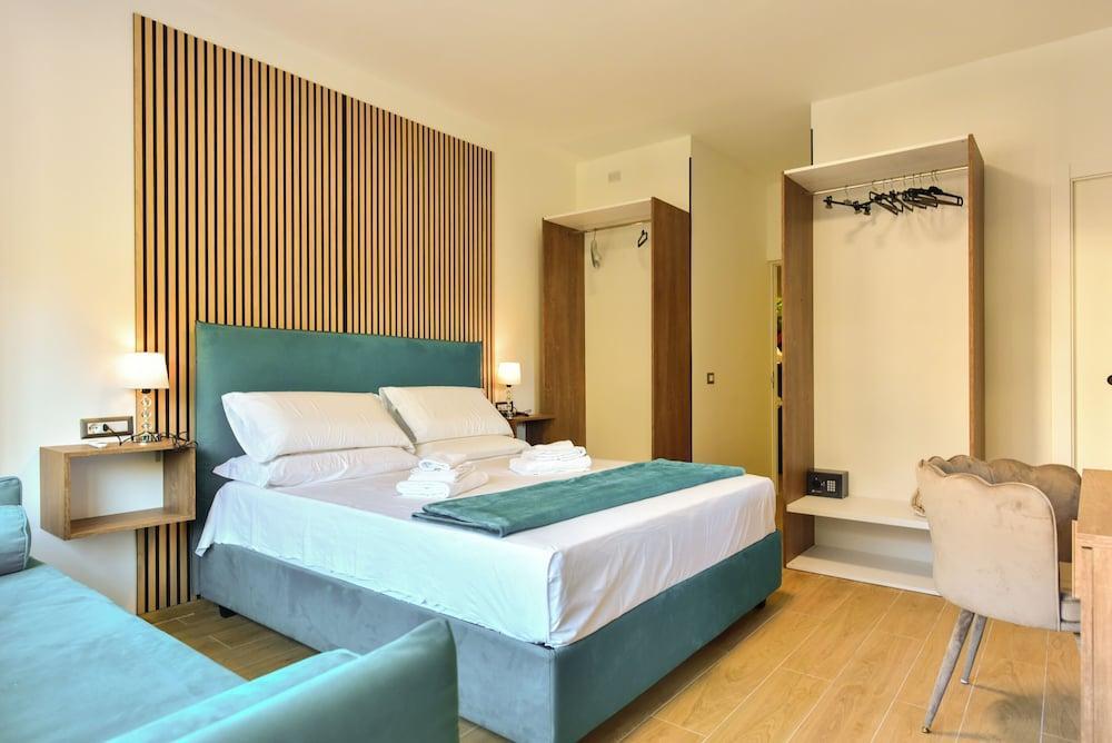 Royal Vatican Rooms Room Type - Deluxe Triple Room