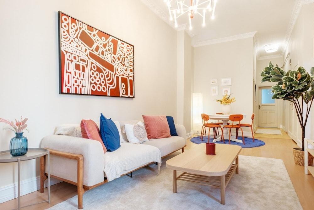 Chic Modern Flat w Balcony 5 min to Taksim - Tap to explore photos