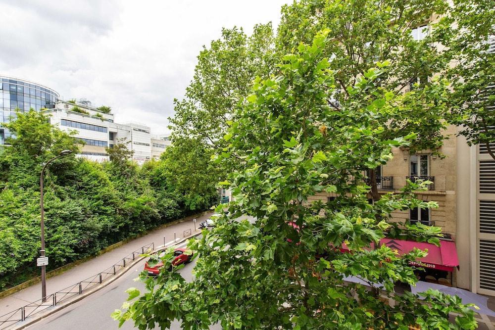 Charming Studio - 2P - Beaugrenelle / Tour Eiffel - Tap to explore photos