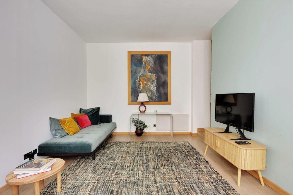 Cosy Apartment - 1br/2p - Ternes/arc de Triomphe - Tap to explore photos