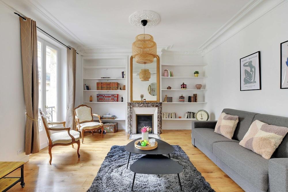 Eclectic Apartment - 1br/4p - Arc de Triomphe - Tap to explore photos