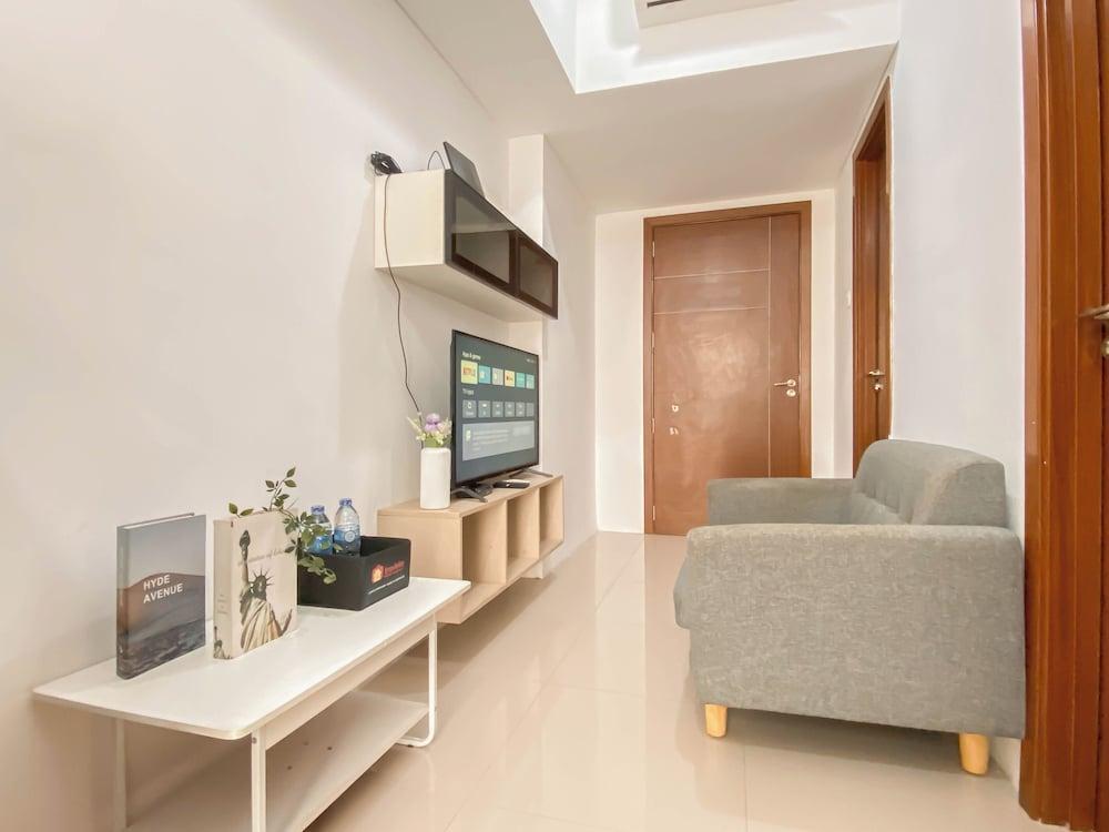 Standard 2BR Apartment Vittoria Residence - Tap to explore photos